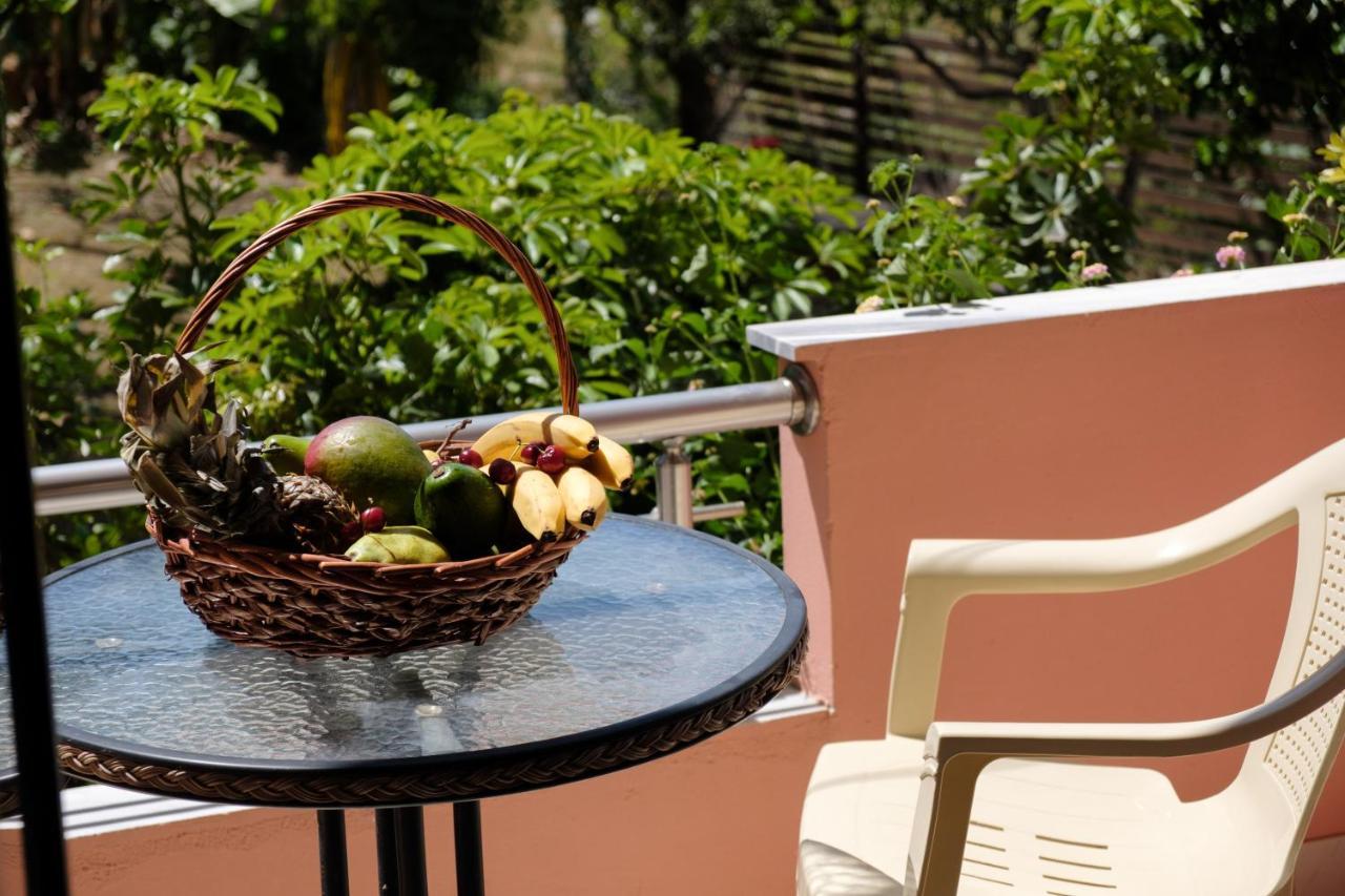 Mouzakitis Apartments 4 อาร์ริลลาส ภายนอก รูปภาพ