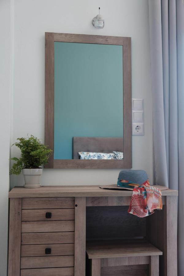 Mouzakitis Apartments 4 อาร์ริลลาส ภายนอก รูปภาพ