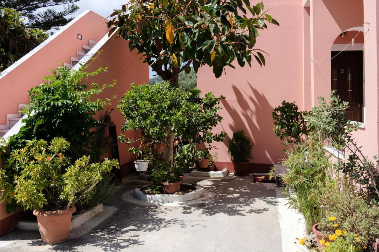 Mouzakitis Apartments 4 อาร์ริลลาส ภายนอก รูปภาพ