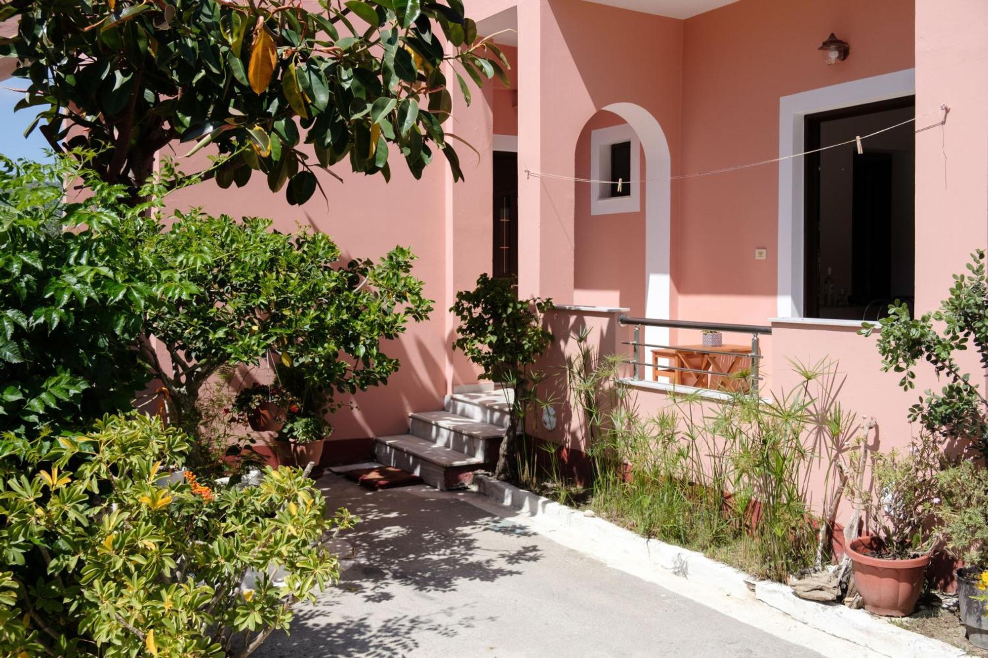 Mouzakitis Apartments 4 อาร์ริลลาส ภายนอก รูปภาพ