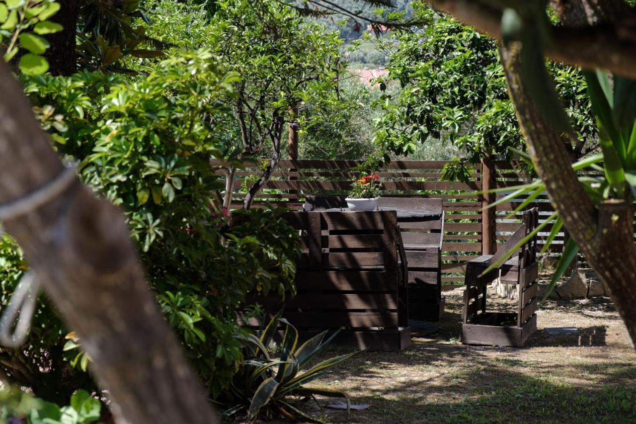 Mouzakitis Apartments 4 อาร์ริลลาส ภายนอก รูปภาพ