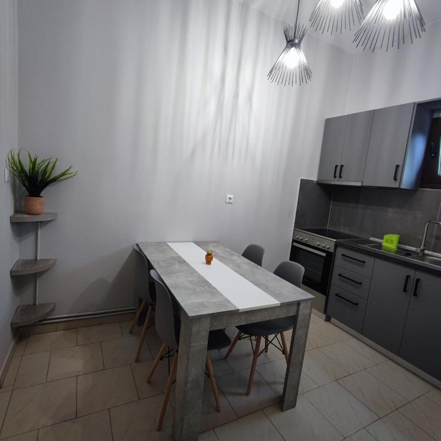 Mouzakitis Apartments 4 อาร์ริลลาส ภายนอก รูปภาพ